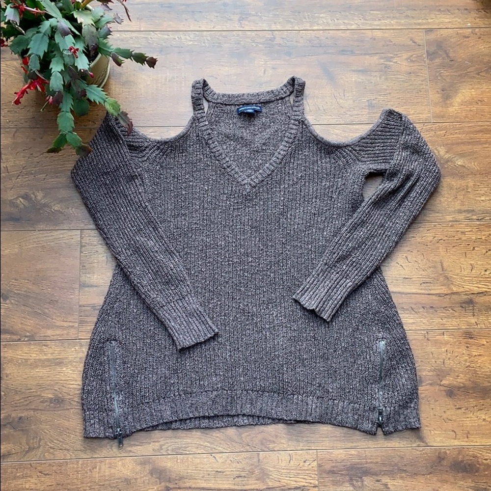 AE Shoulder Cut Out Sweater